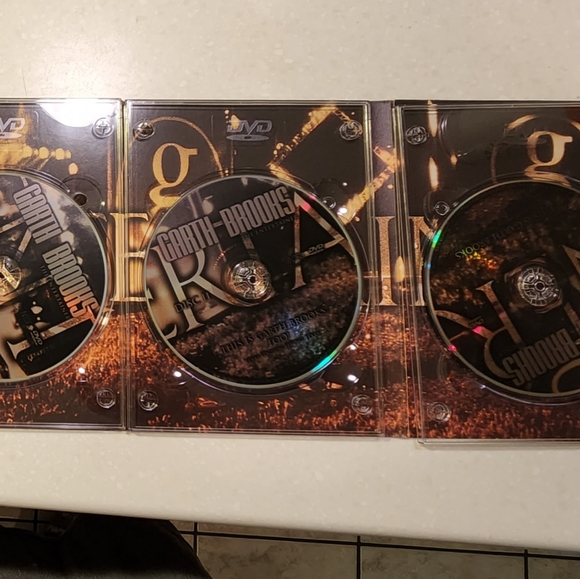 Collectors dvds Garth Brooks "The Entertainer" - Picture 5 of 6